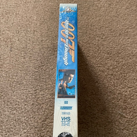 007 James Bond The World Is Not Enough (VHS 1999) NEW & SEALED (MGM WATERMARK) - Picture 6 of 7